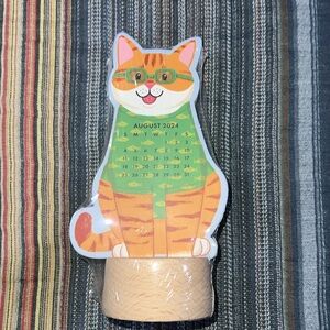 Kitty Cat 12-month 2024-2025 standup desk calendar